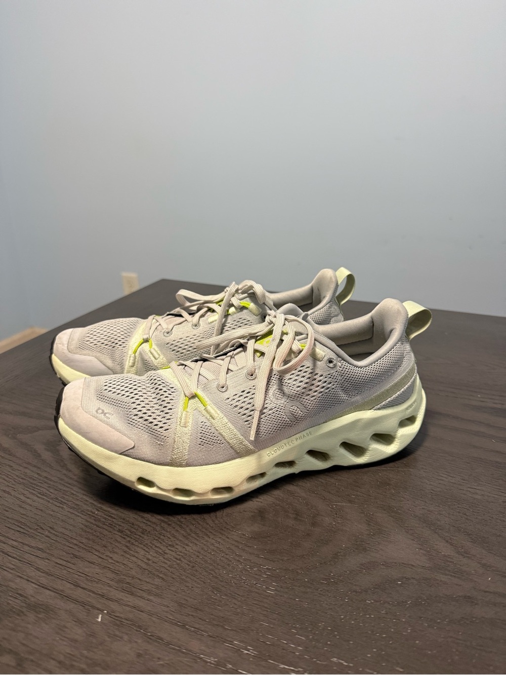 On Cloudsurfer Trail Frost Lima Women’s Trail Running Shoes Size 9.5